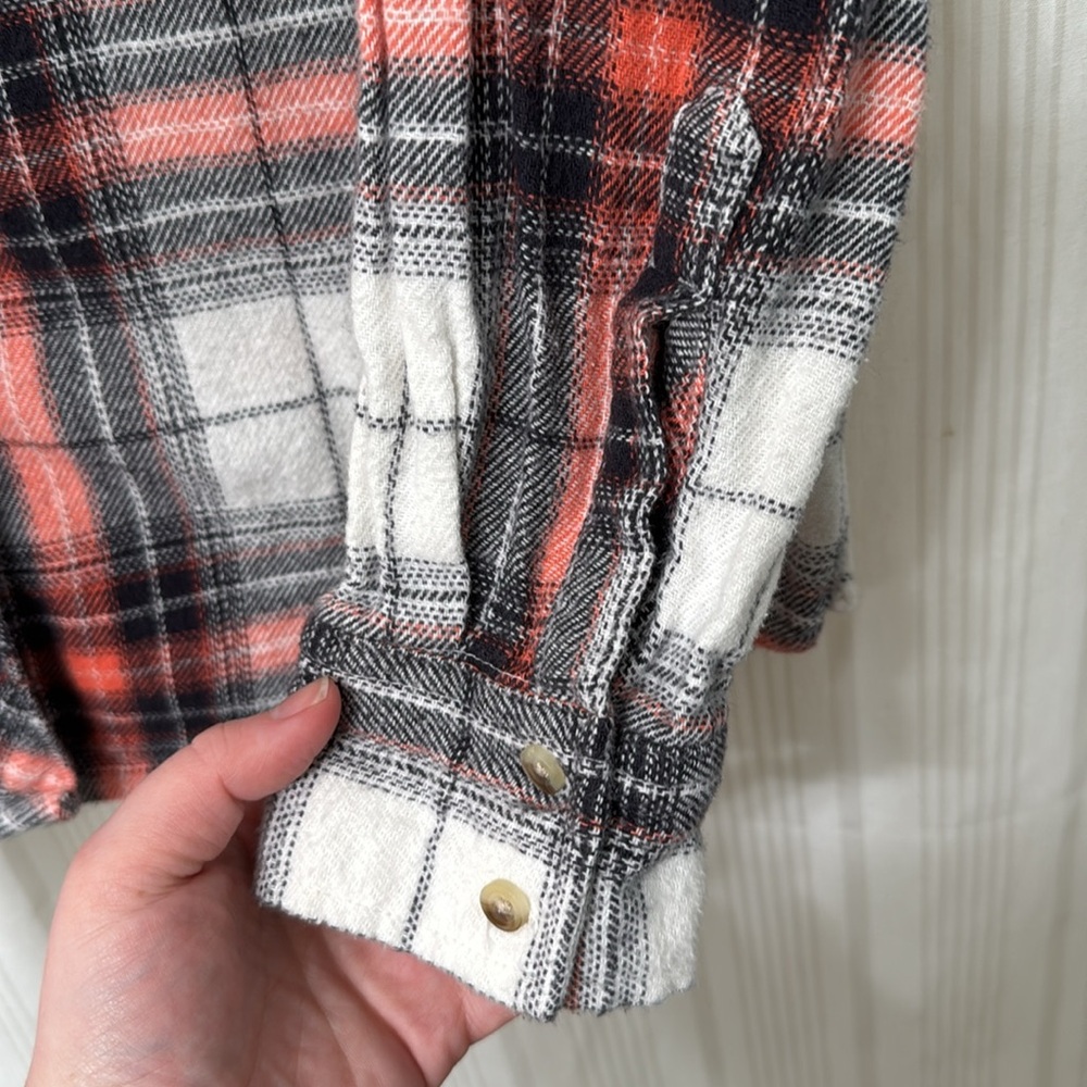 🌈5/$20 BUNDLE! Arizona Jean Co. Plaid Button Up Flannel - Picture 4 of 7